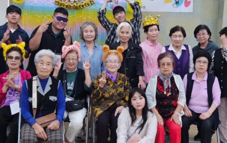 Volunteering at nursing home